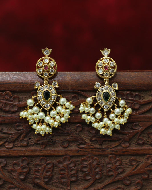 EARRING
