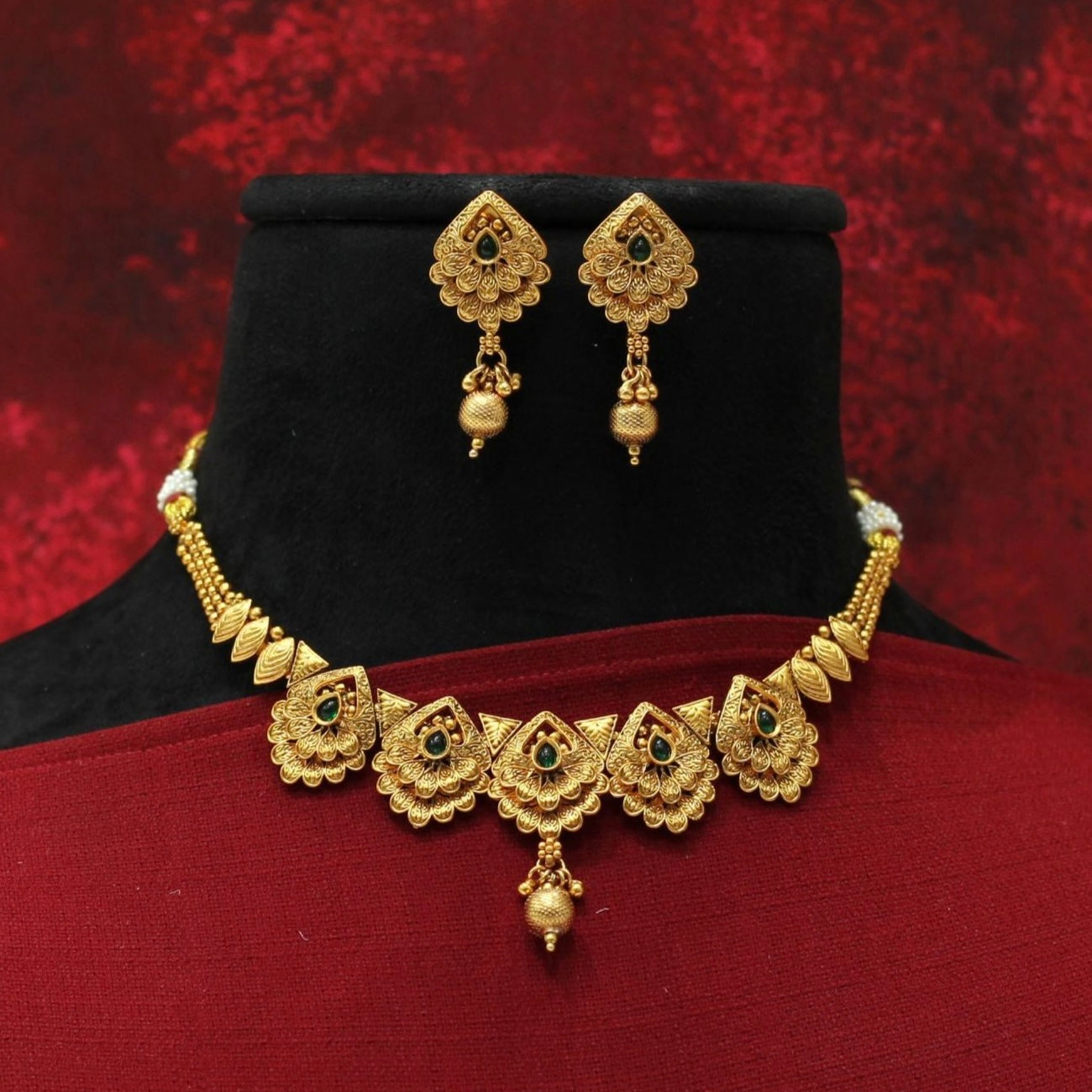 Matt Necklace Set