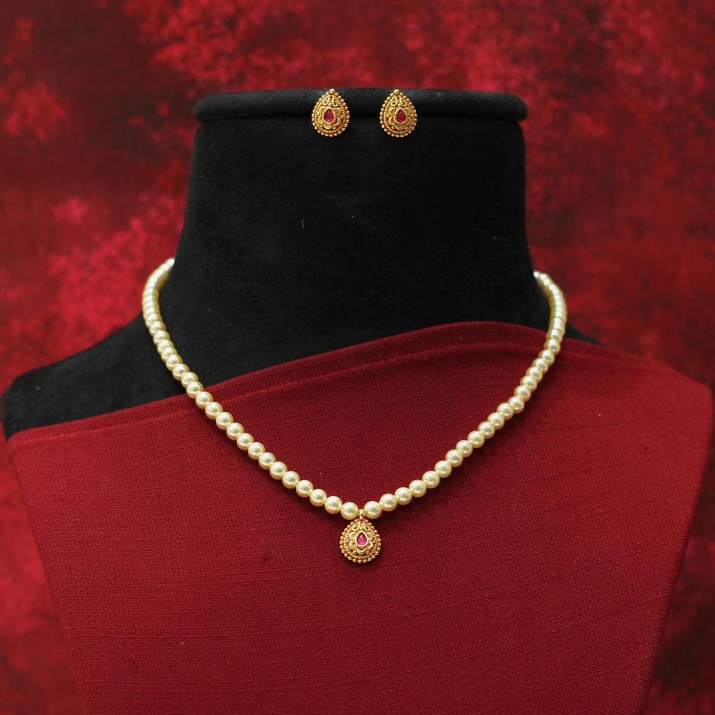 MOTI PENDENT SET