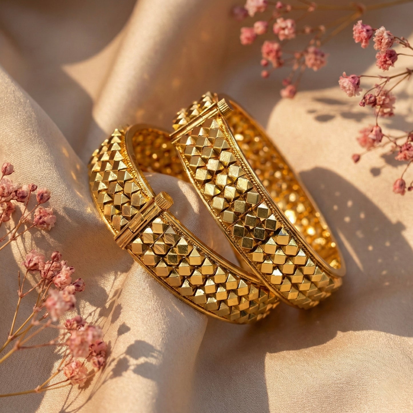 ASHTAPAILU BANGLE SET
