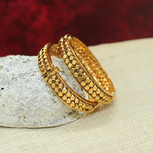 ASHTAPAILU BANGLE SET