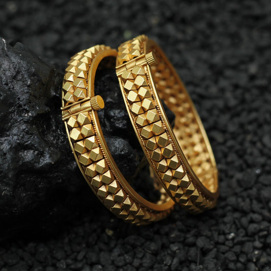 ASHTAPAILU BANGLE