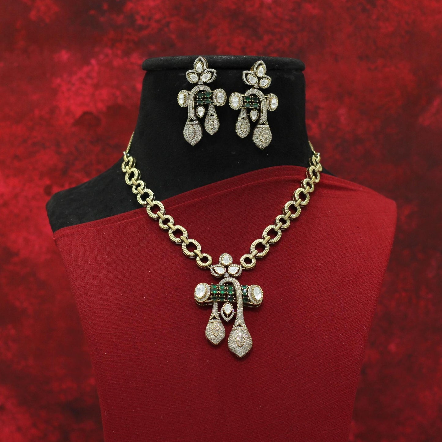 VILANDI KUNDAN NECKLACE SET