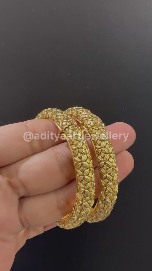 Antique Screw Openable Bangle